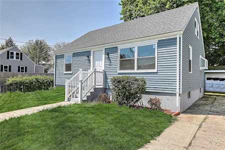 85 Vincent Ave North Providence, RI 02904