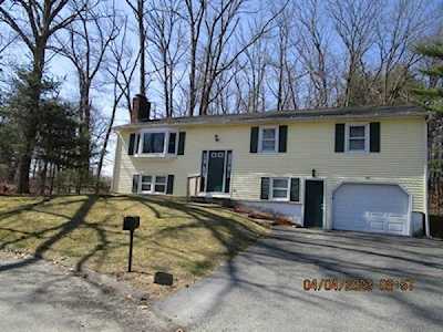 42 Paul St Auburn, MA 01501