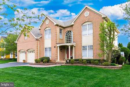67 Brooks Rd Moorestown, NJ 08057