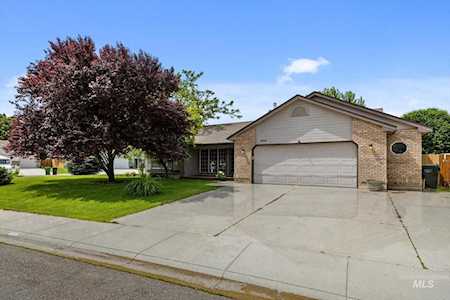 2569 Velvet Falls Way Meridian, ID 83642