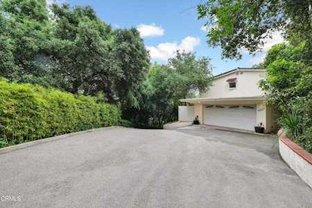 4069 Hampstead Rd La Canada Flintridge, CA 91011