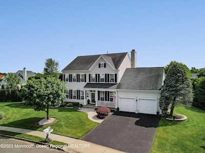 4 Woodstown Dr Freehold, NJ 07728