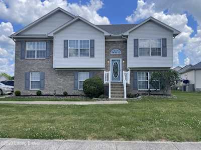 597 Oak Grove Blvd Shepherdsville, KY 40165