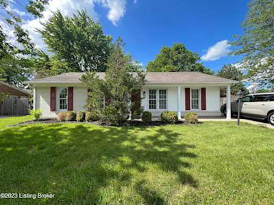 9721 Lake Elkhorn Dr Louisville, KY 40291