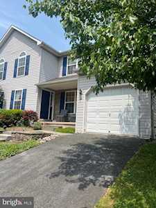 330 Shirley Ln Pennsburg, PA 18073