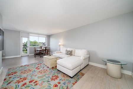 100 Manhattan Ave #703 Union City, NJ 07306
