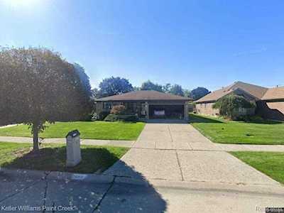 36831 Melbourne Dr Sterling Heights, MI 48312