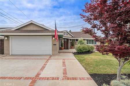 10022 Valley Forge Dr Huntington Beach, CA 92646