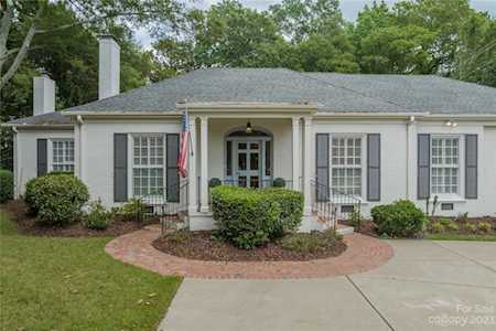 2911 Sharon Rd Charlotte, NC 28211