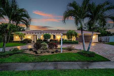 3548 Lakeview Drive Delray Beach, FL 33445