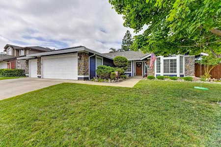 9212 Decorah Way Elk Grove, CA 95624