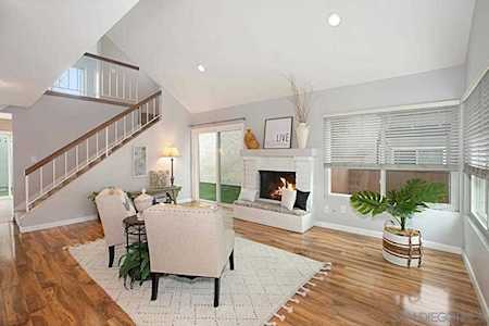 10562 Esmeraldas Dr San Diego, CA 92124