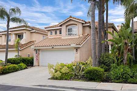 2385 Country View Gln Escondido, CA 92026