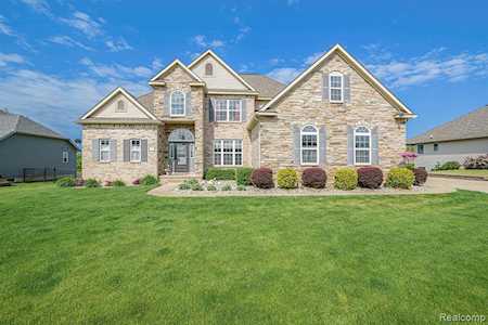 4390 Oak Tree Fenton Twp, MI 48430