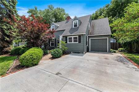 5702 Roeland Dr Roeland Park, KS 66205