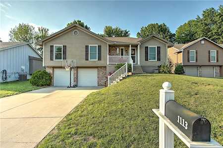 1113 SW Brook Ct Blue Springs, MO 64015