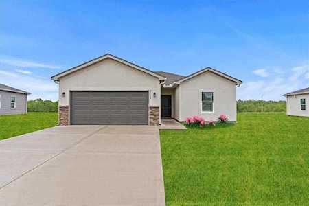 2112 Crestview Place Raymore, MO 64083