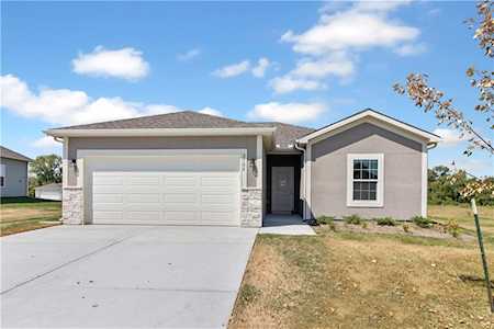 2108 Crestview Place Raymore, MO 64083