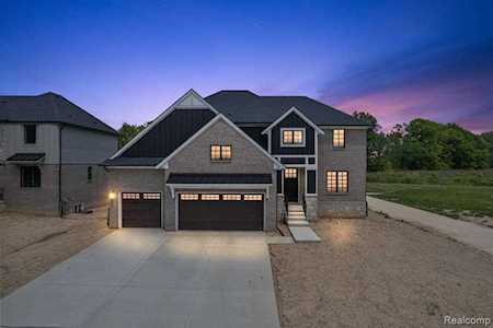 45094 Twin Rivers Macomb, MI 48044