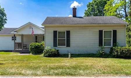10324 Maple Rd Hartland Twp, MI 48353