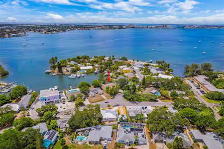 4734 Baywood Point Dr S Gulfport, FL 33711