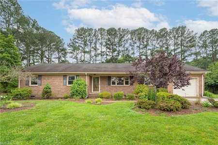513 Greenway Dr Chesapeake, VA 23322