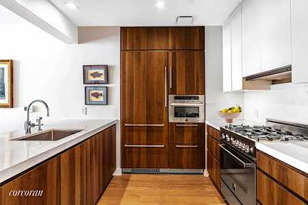 360 E 89th St #5A New York, NY 10128