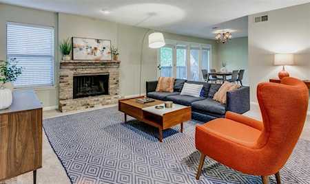 9601 Glenacre Lane Dallas, TX 75243