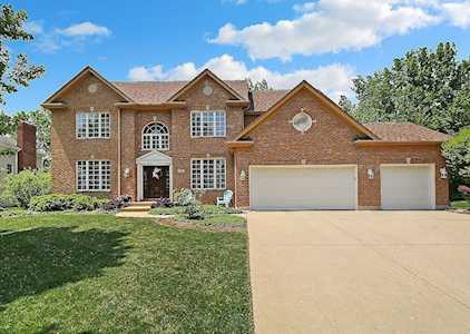 781 Wedgewood Dr Crystal Lake, IL 60014