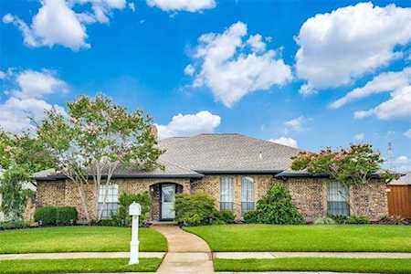 2230 Southern Circle Carrollton, TX 75006