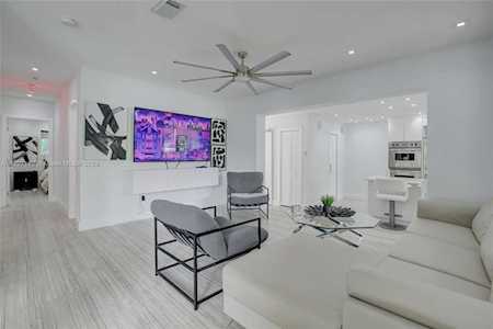 824 N 26th Ave Hollywood, FL 33020