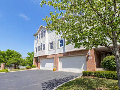 768 W Kristen Ct Palatine, IL 60067