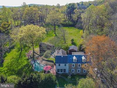 3430 Drifting Dr Hellertown, PA 18055