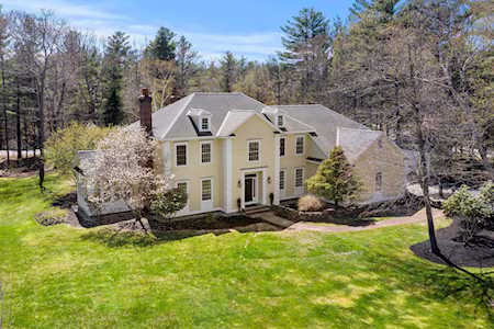 12 Cotton Farm Ln North Hampton, NH 03862