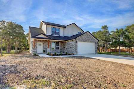 122 Plumeria DR Dale, TX 78616