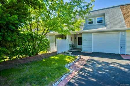25 Russett Road Poughkeepsie, NY 12601
