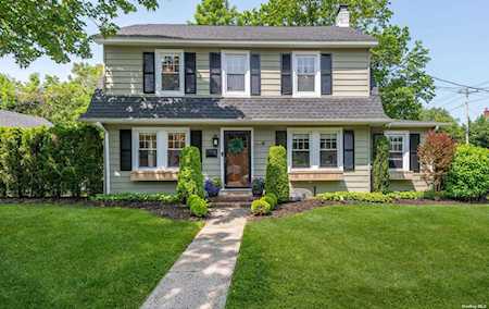 10 Bogart Avenue Port Washington, NY 11050