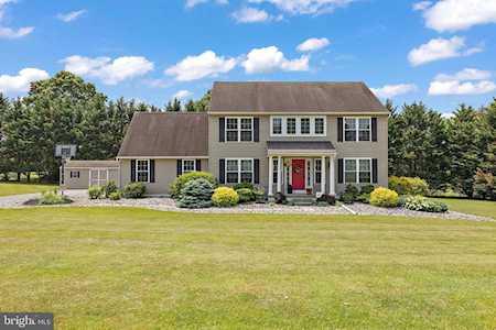 236 Country Dr Oxford, PA 19363