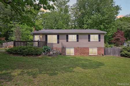 1481 Clark Lake Rd Brighton Twp, MI 48114