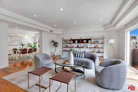 1540 Amherst Ave #301 Los Angeles, CA 90025
