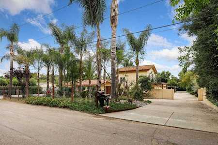 2757 Surrey Ln Escondido, CA 92029