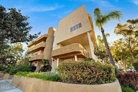 1064 S Shenandoah St #203 Los Angeles, CA 90035