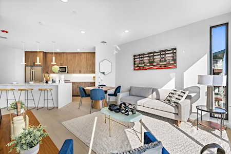 338 Newark Ave #502 Jersey City, NJ 07302