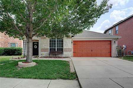 4056 Summerhill Lane Fort Worth, TX 76244