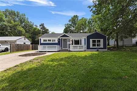811 E Gudgell Ave Independence, MO 64055