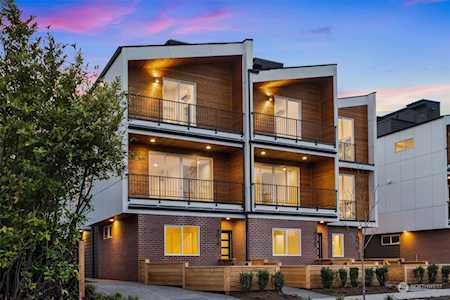 9015 12th Ave NW Seattle, WA 98117