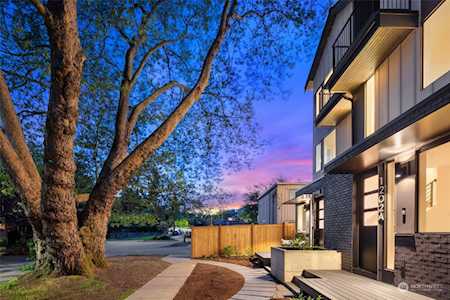 1206 B N 47th St Seattle, WA 98103