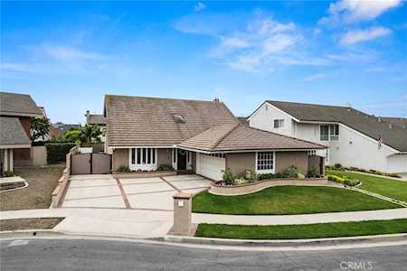 2352 Caper Tree Dr Tustin, CA 92780