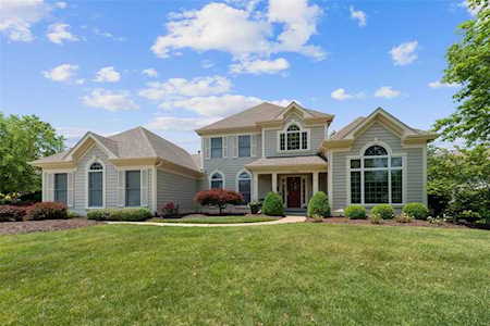 2203 Stonegate Manor Ct Chesterfield, MO 63017