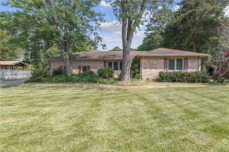20 Shore Park Dr Newport News, VA 23602